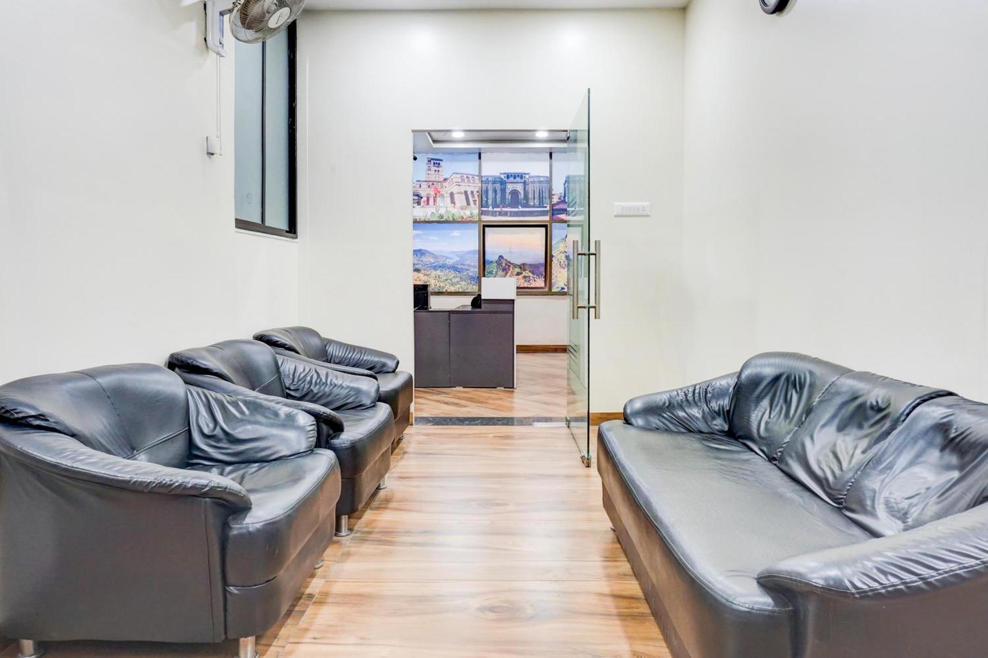 Hotel Super Collection O Pashan-sus Road Baner Formerly Grey Stone 4*